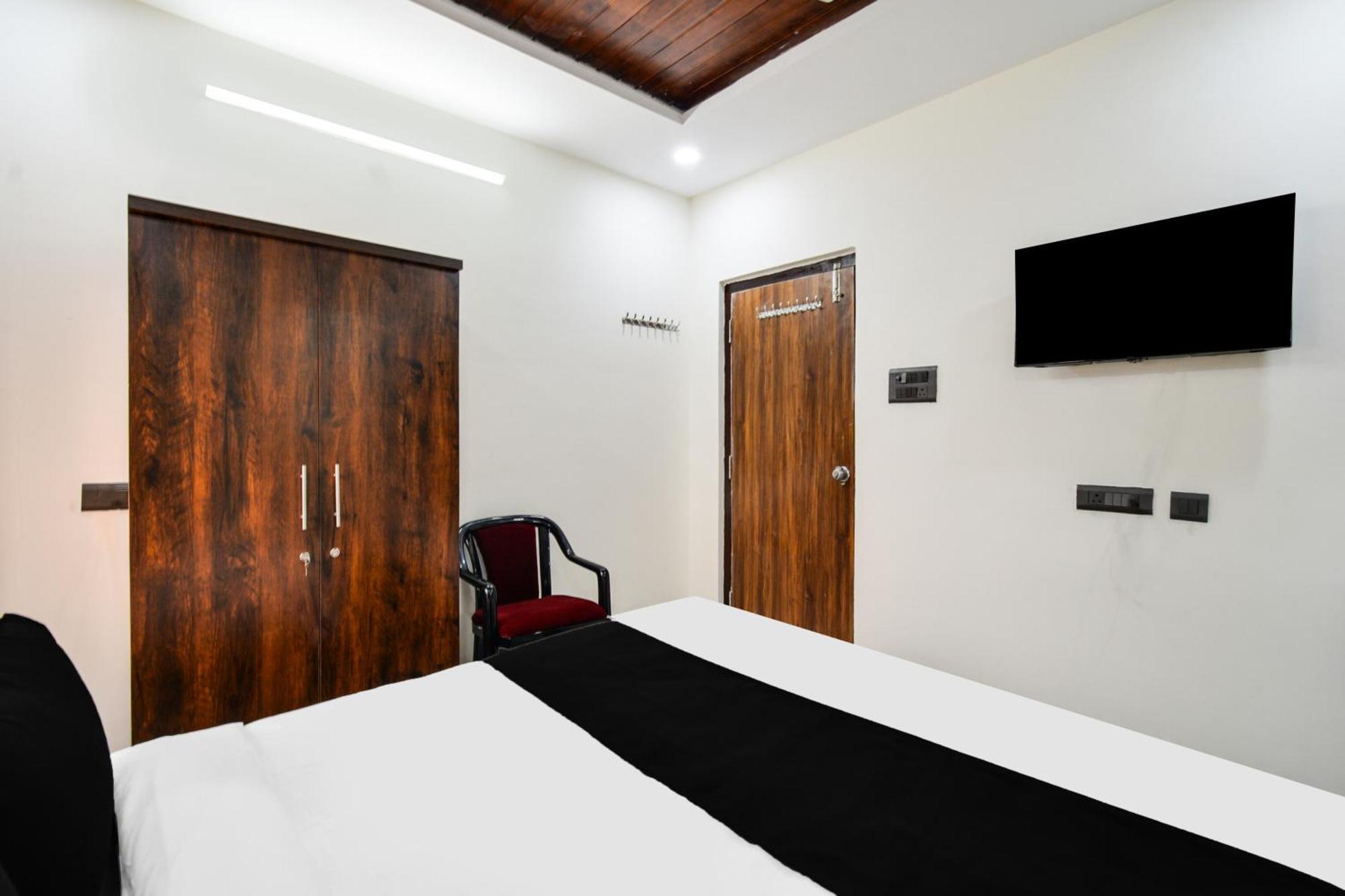 Super Collection O Gachibowli Phase - 1 Near Isb Hotel Exterior photo